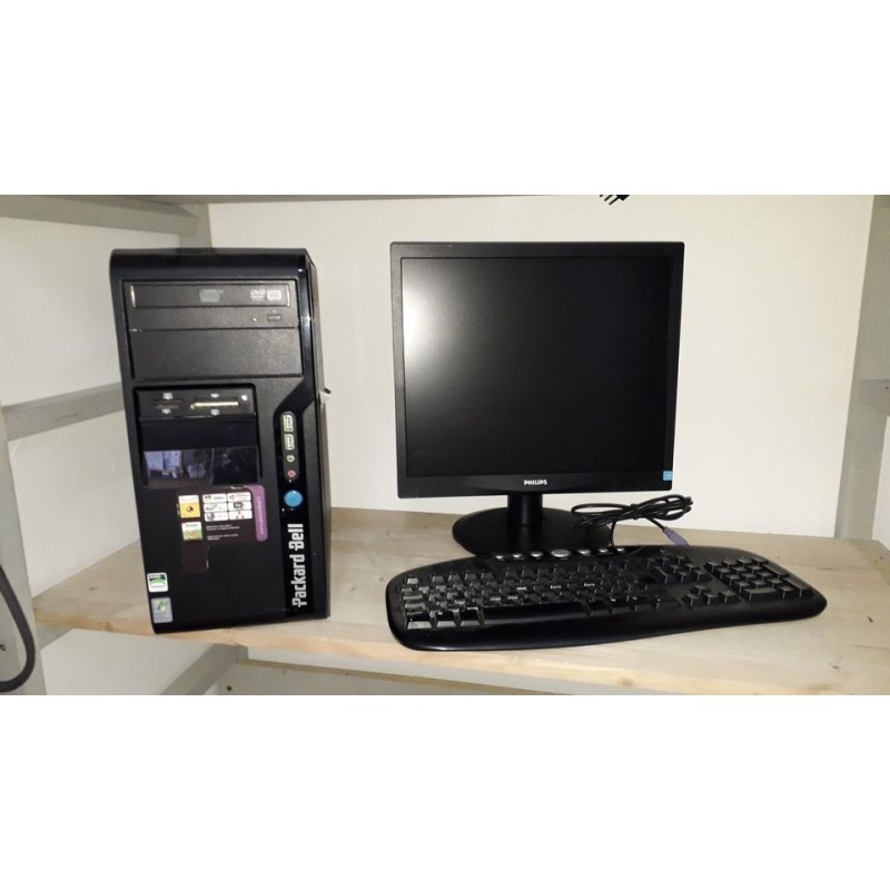 computer PACKARD BELL AMD 3,00 windows 7+monitor philips +tastiera