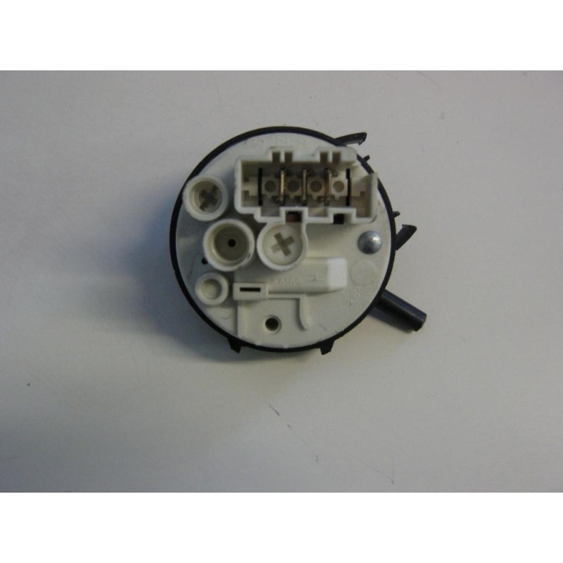 PRESSOSTATO COD.124535581 CODICE ALTERNATIVO 765319 PER ZOPPAS PERFECTA MOD P8  usato