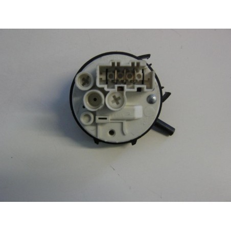 PRESSOSTATO COD.124535581 CODICE ALTERNATIVO 765319 PER ZOPPAS PERFECTA MOD P8  usato