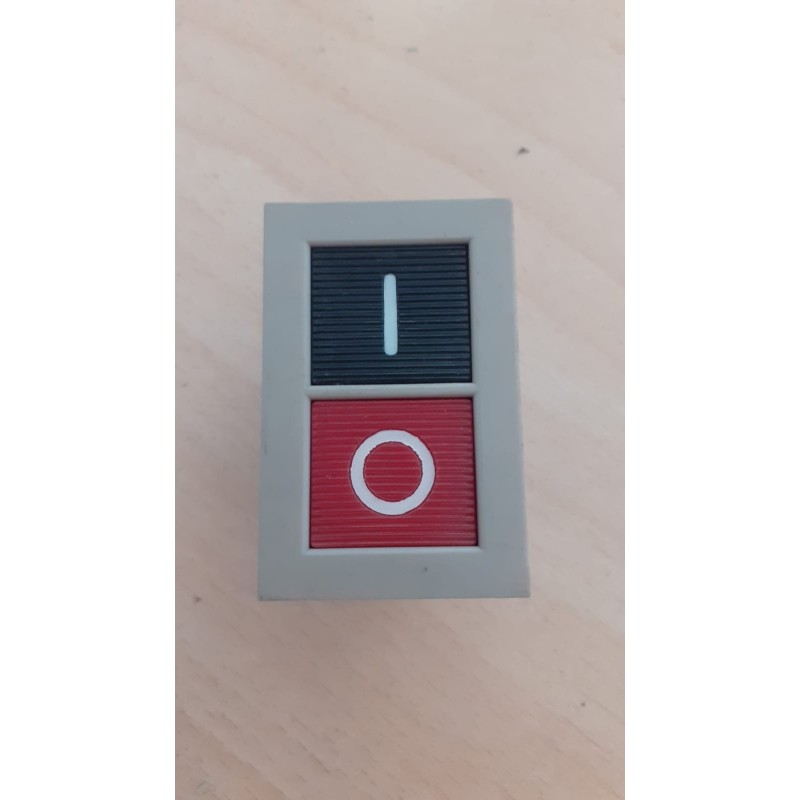 PULSANTE  SENZA CONTATTO 0 1 ROSSO E NERO  NUOVO