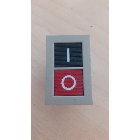 PULSANTE  SENZA CONTATTO 0 1 ROSSO E NERO  NUOVO