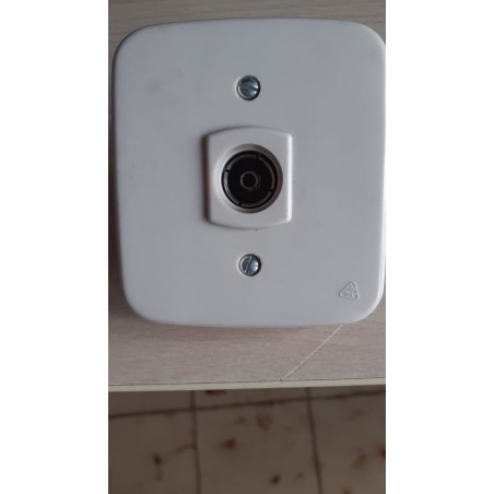 PRESA TV FEMMINA AVE 691  13mm. NUOVO