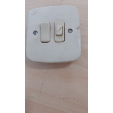 INTERRUTTORE AVE SERIE 600  TIPO 611  PULSANTE + DEVIATORE USATO