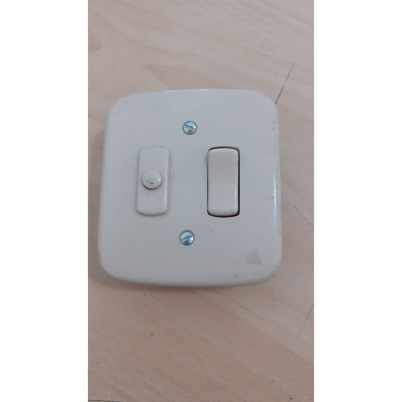 INTERRUTTORE AVE SERIE 600  TIPO 611  PULSANTE + DEVIATORE USATO