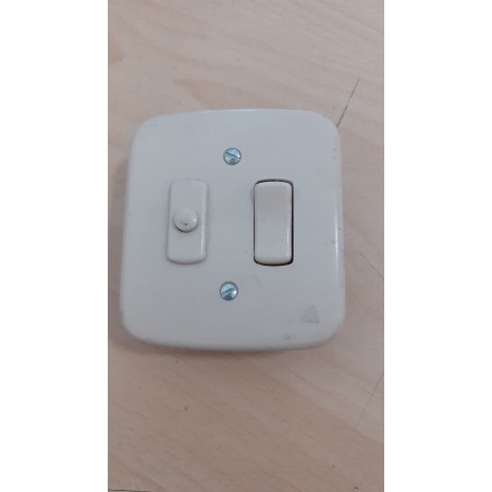 INTERRUTTORE AVE SERIE 600  TIPO 611  PULSANTE + DEVIATORE USATO