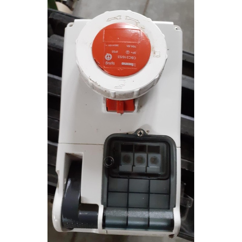Presa Bticino interbloccata 3p+T 16A 380V rossa IP55 CBC316/53   USATO