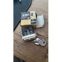 Interruttore 2P 10AX +chiave VIMAR 8381