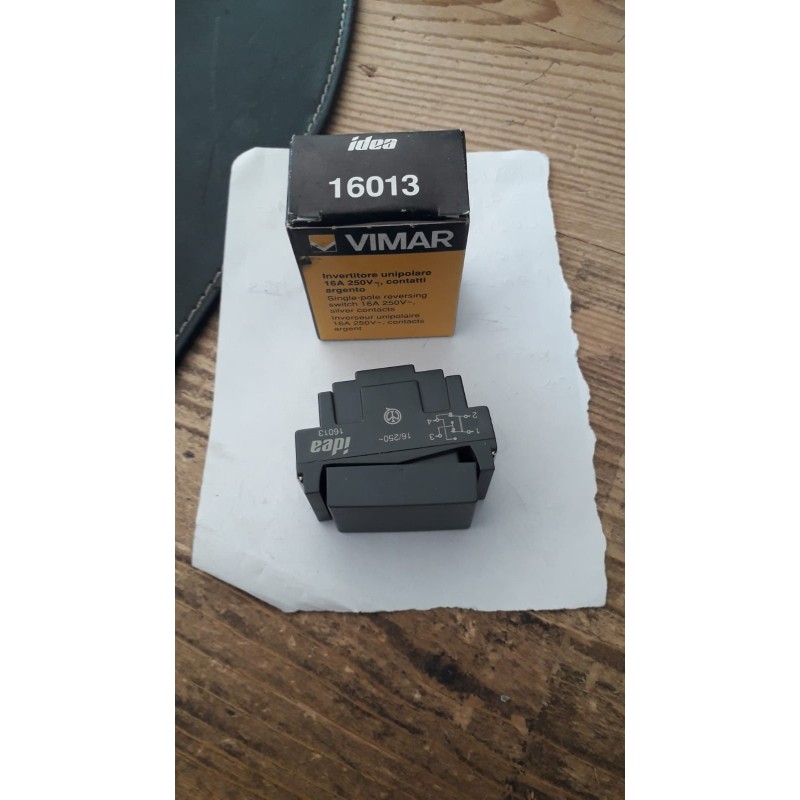 VIMAR Invertitore 1P 16AX grigio 16013 serie idea