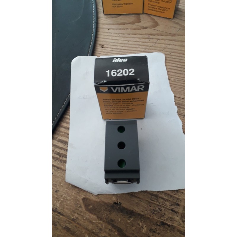 VIMAR Presa 2P+T 16A P17 grigio 16202