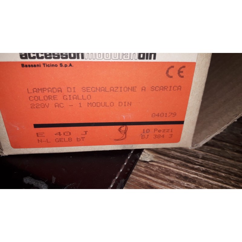 lampada di segnalazione a scarica colore giallo 220v ac-1 modulo din