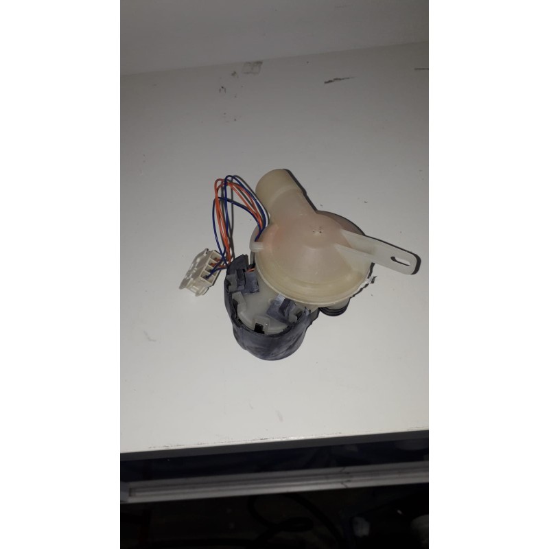 VALVOLA ALTERNATO MOTORINO PER LAVASTOVIGLIE SMEG LSP 1449 B USATO
