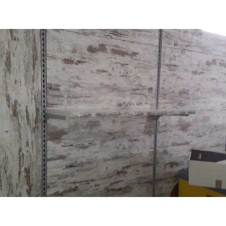 scaffalatura a parete per negozio usata