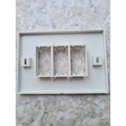 BTICINO Placca supporto cornice autoportante 3 moduli art. 18013 serie dogic