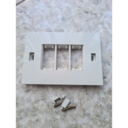 BTICINO Placca supporto cornice autoportante 3 moduli art. 18013 serie dogic