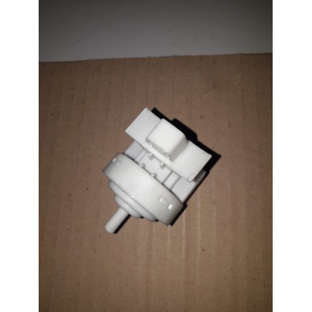 pressostato cod.160026921per lavatrice indesit bwe 81284x wwgg usato