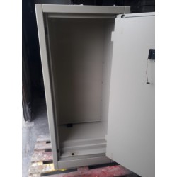 armadio blindato cassaforte con chiave e combinazione usato