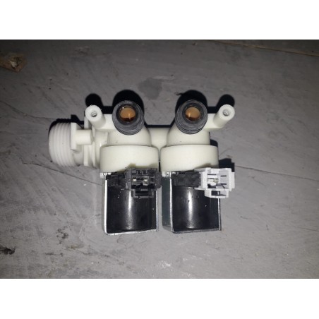elettrovalvola cod.33390129 per lavatrice indesit BWSE 71823X WWGG usato