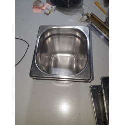 Contenitore gastronomico in acciaio inox 1/6 GN - 150 mm usato