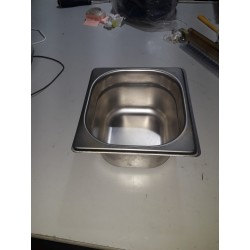 Contenitore gastronomico in acciaio inox 1/6 GN - 100 mm usato