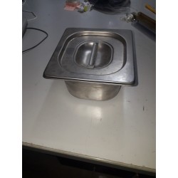 Contenitore gastronomico in acciaio inox 1/6 GN - 100 mm usato