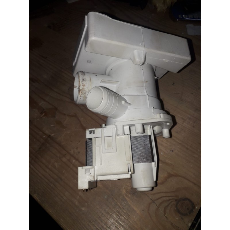 pompa di scarico cod.132611910 per lavatrice electrolux EWS1266FDW usato