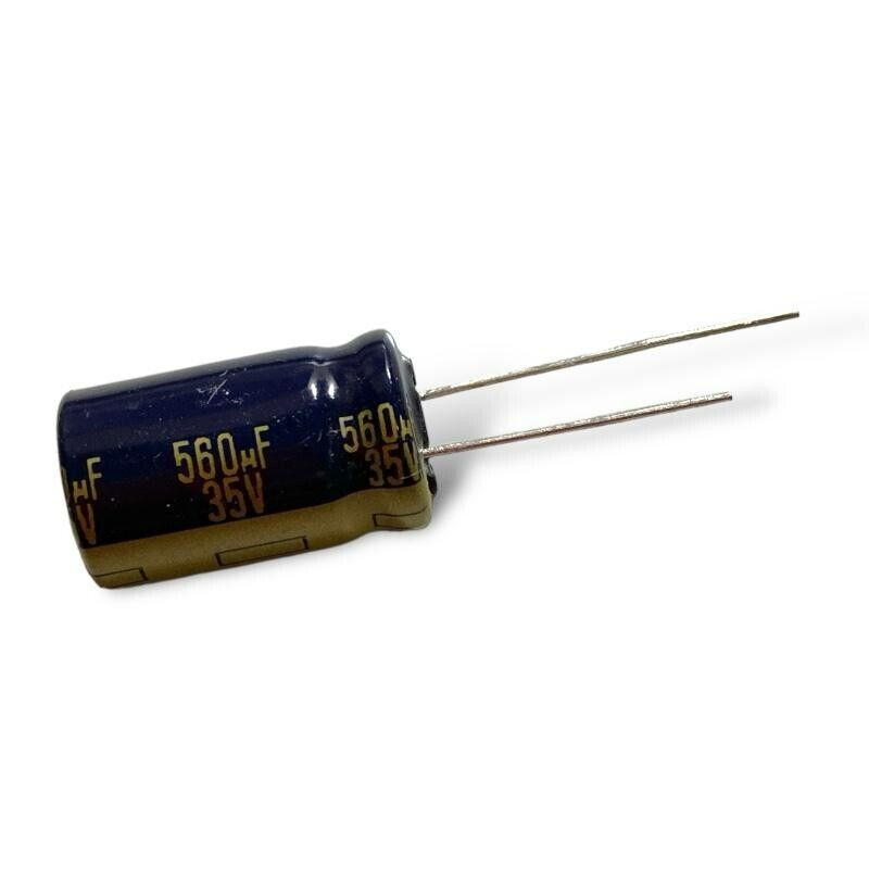 10 PEZZI - Condensatore Elettrolitico all'alluminio 560230µF 35V 105°C