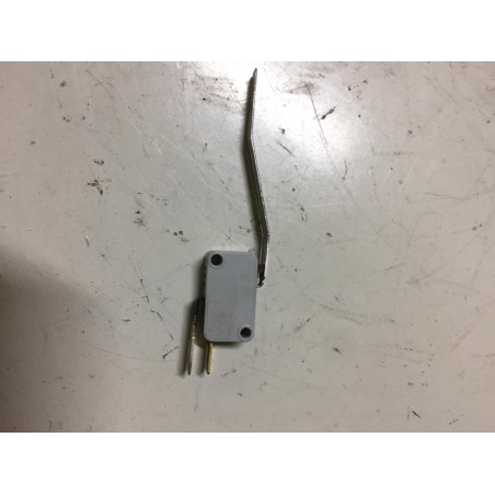 MICROINTERRUTTORE 482000030529 PER ASCIUGATRICE INDESIT IDCA 845 A ECO USATO