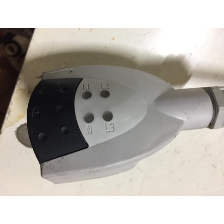 KBC-10 A MORSETTI SPINA 10A USATO