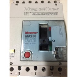 Interruttore magnetotermico bticino megatiker T7314A/250  usato
