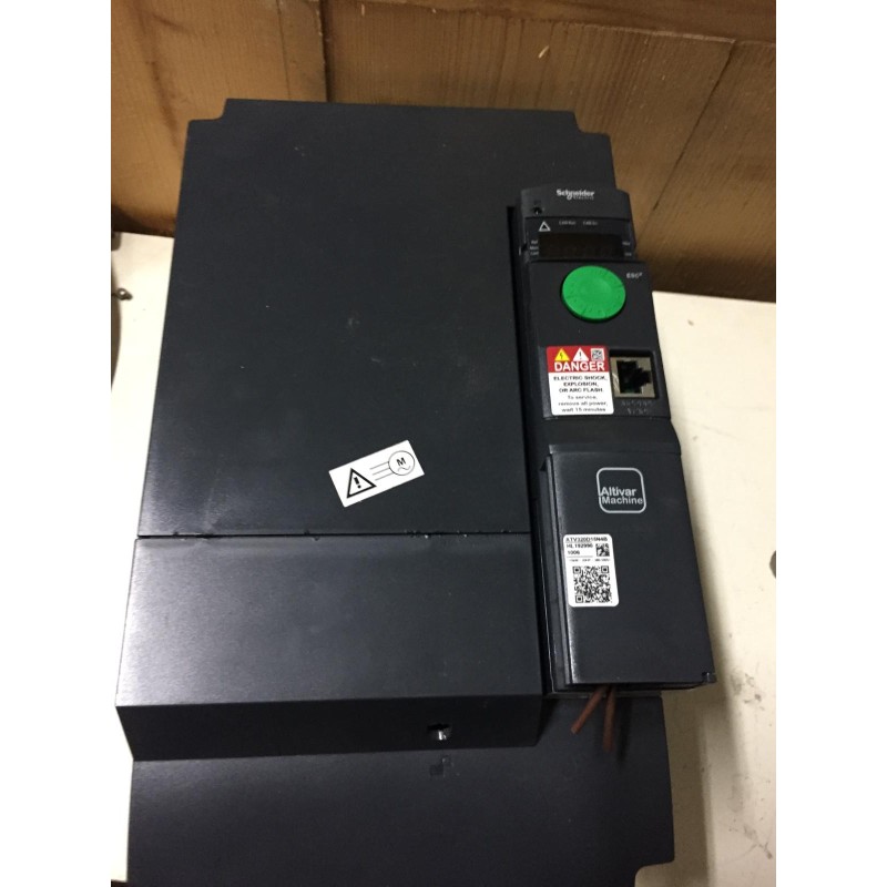 Variatore di velocità ATV320 - 15kW - 380...500V - 3 phase - book USATO