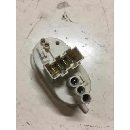PRESSOSTATO B111-111-D006 PER LAVATRICE HAIER HWM80-1403D USATO