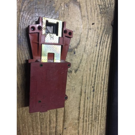 BLOCCAPORTA METAFLEX ZV-445 PER LAVATRICE ARDO VARIOTERM T 516 USATO