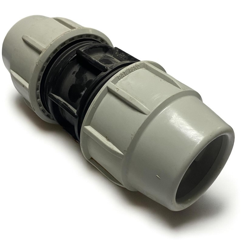 manicotto a compressione per tubi in polietilene D.75