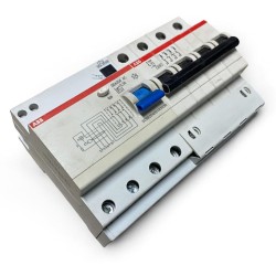 Interruttore magnetotermico differenziale ABB S204 C63 DDA204 AC. 0,3A