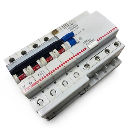 Interruttore magnetotermico differenziale, BTicino F84/32 C32 4 poli CON SALVAVITA G44/32AC