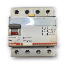 Interruttore differenziale Bticino, pulsante "TEST" G743N/63AC 400V 63A