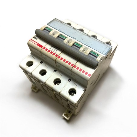 Interruttore magnetotermico quadripolare Bticino F74/63 da 63A