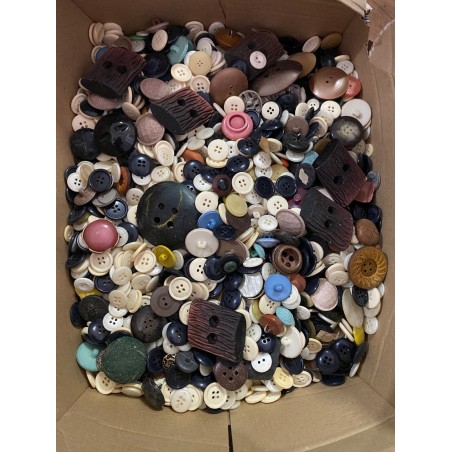 STOCK DI BOTTONI DI VARIE DIMENSIONI E COLORI MISTI CONFEZIONE DA 1KG