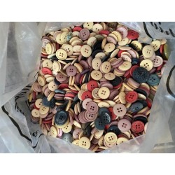 STOCK DI BOTTONI DI VARIE DIMENSIONI E COLORI MISTI CONFEZIONE DA 0,50 KG