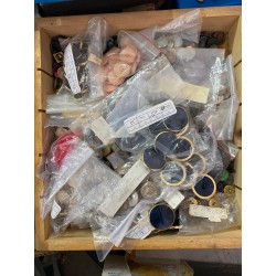 BOTTONI IN METTALO, LEGNO, PLASTICA 60 PEZZI A SCELTA COLORI MISTI E VARIE MISURE