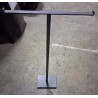 Espositore metallico a "T" con base quadrata autoportante  usato
