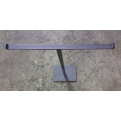 Espositore metallico a "T" con base quadrata autoportante  45 x 32 cm. usato