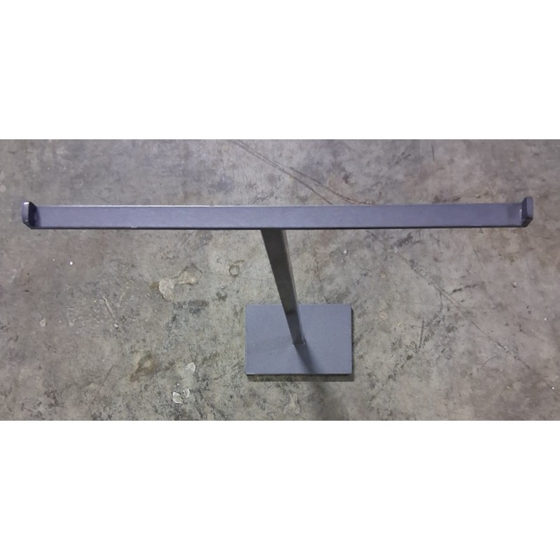 Espositore metallico a "T" con base quadrata autoportante  45 x 32 cm. usato
