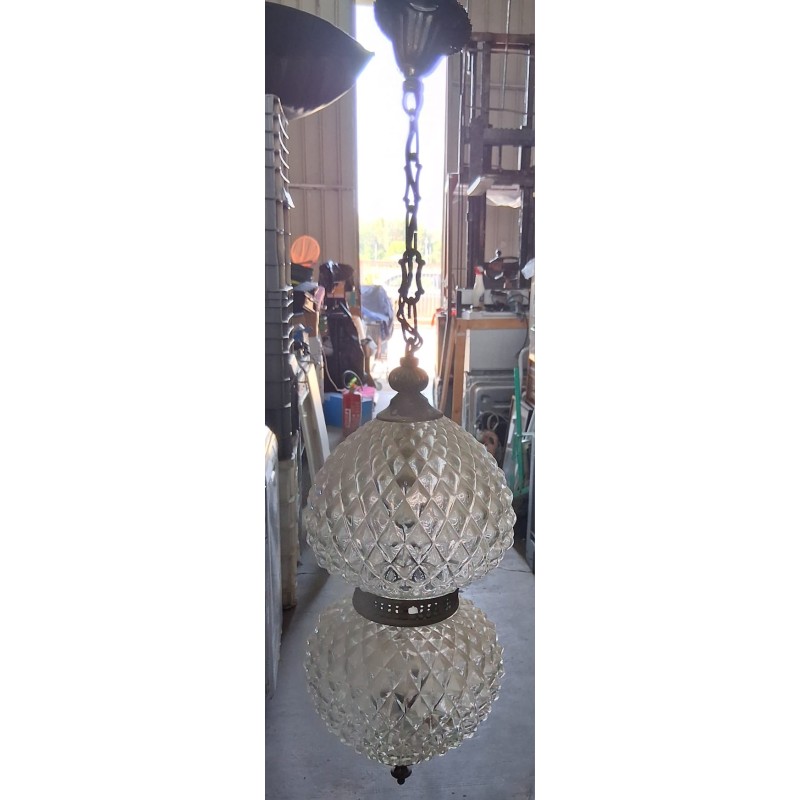 lampadario a sospensione vintage risalente  agli anni '60 o '70   usato
