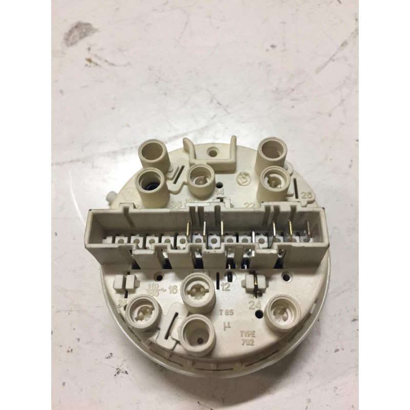PRESSOSTATO  cod. 132141950 PER LAVATRICE REX RJ 1200A usato
