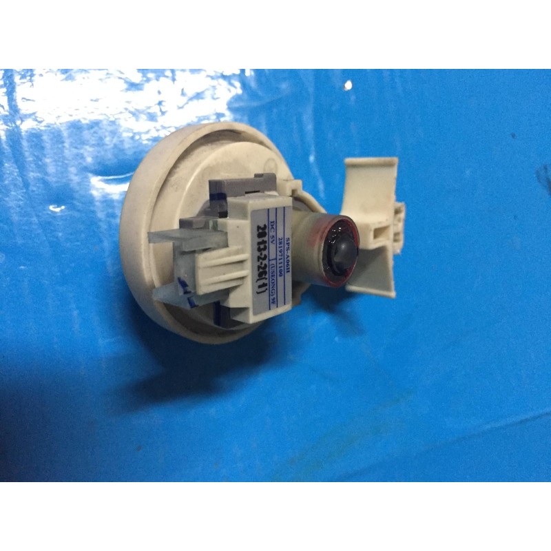 PRESSOSTATO  COD. 2819711100  PER LAVATRICE WMB 61031 PTM USATO