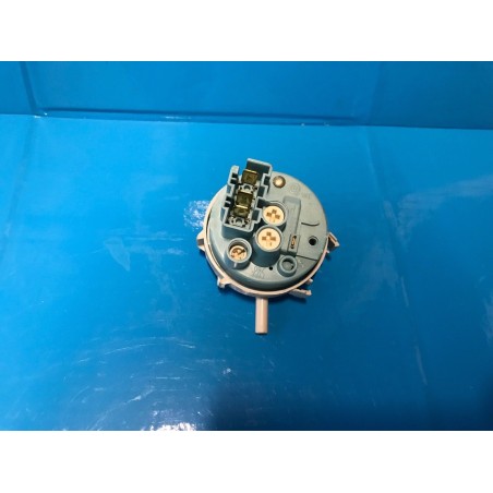 PRESSOSTATO 765608 PER LAVATRICE WEGA WHITE W1039X - usato