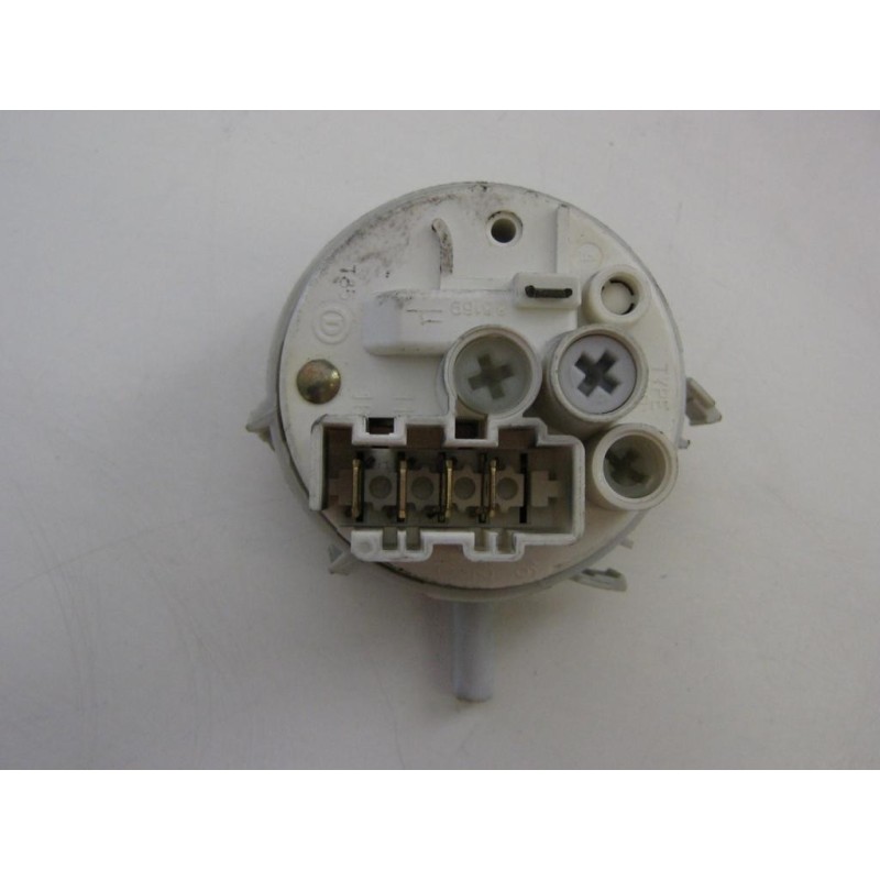 PRESSOSTATO COD. 160015912.02 PER LAVATRICE ARISTON, avl 68 it MARGHERITA 2000 AL129X, AVL 109 USATO