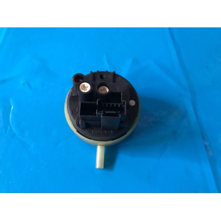 PRESSOSTATO cod. 160021186.00  PER LAVATRICE ARISTON ARXXL 105 usato