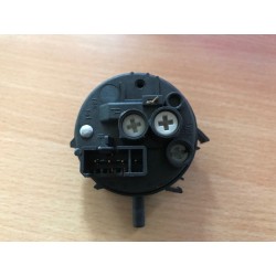 PRESSOSTATO COD. 160024065.00 CODICE ALTERNATIVO: 7680001 PER LAVATRICE INDESIT WINV80   USATO